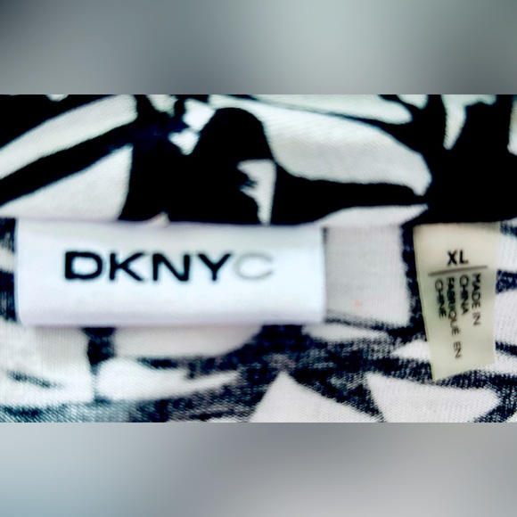 DKNYC Top - Picture 3 of 5